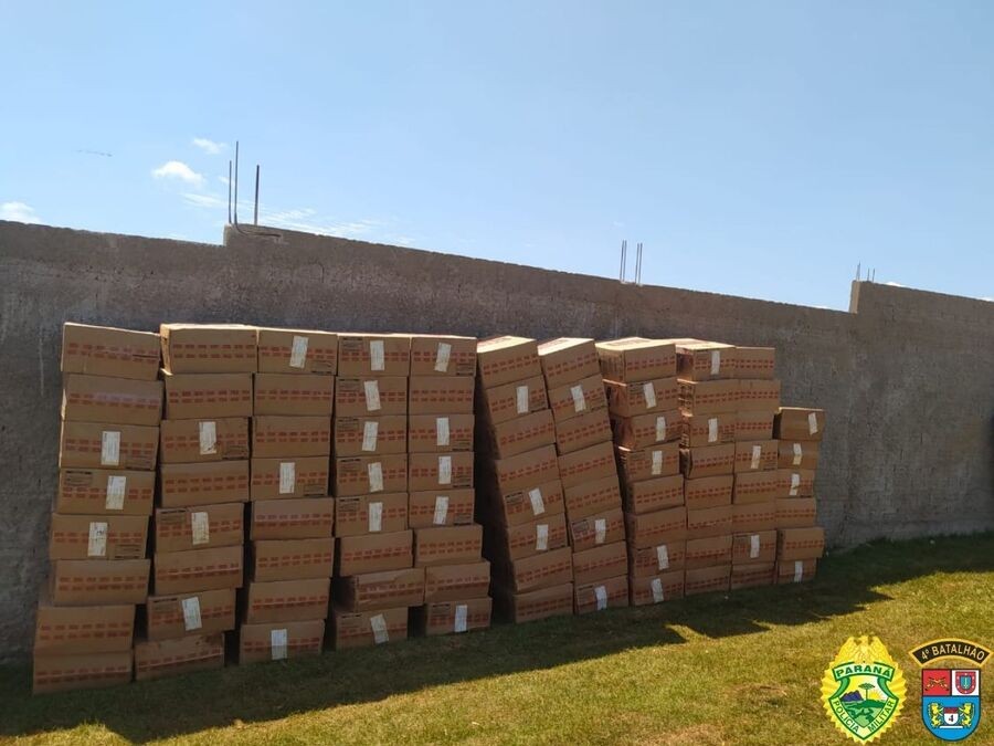 Dupla é presa com 5,1 mil pacotes de cigarros contrabandeados na região