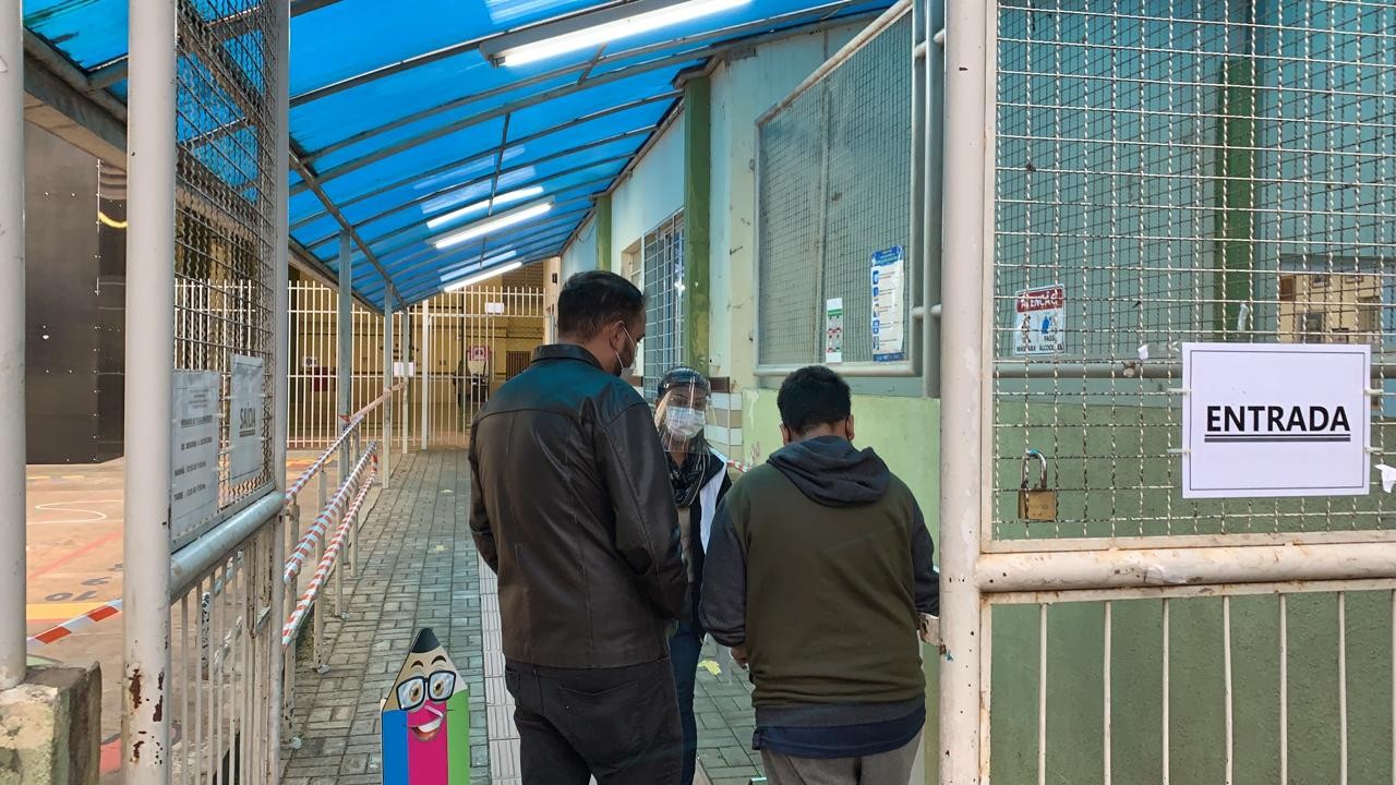 Após 16 meses, rede municipal de ensino retoma aulas presenciais