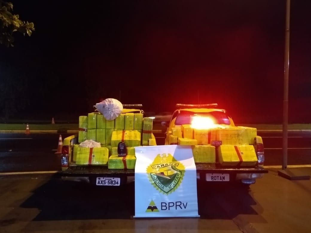 No combate a roubo a ônibus, policiais flagram caminhão com maconha