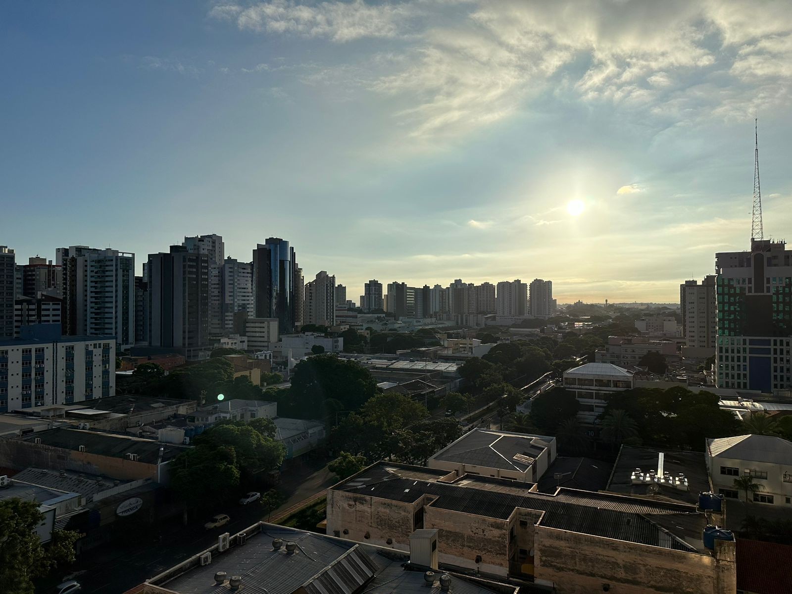 Quinta-feira (28) terá tempo estável e máxima de 29º C; veja previsão