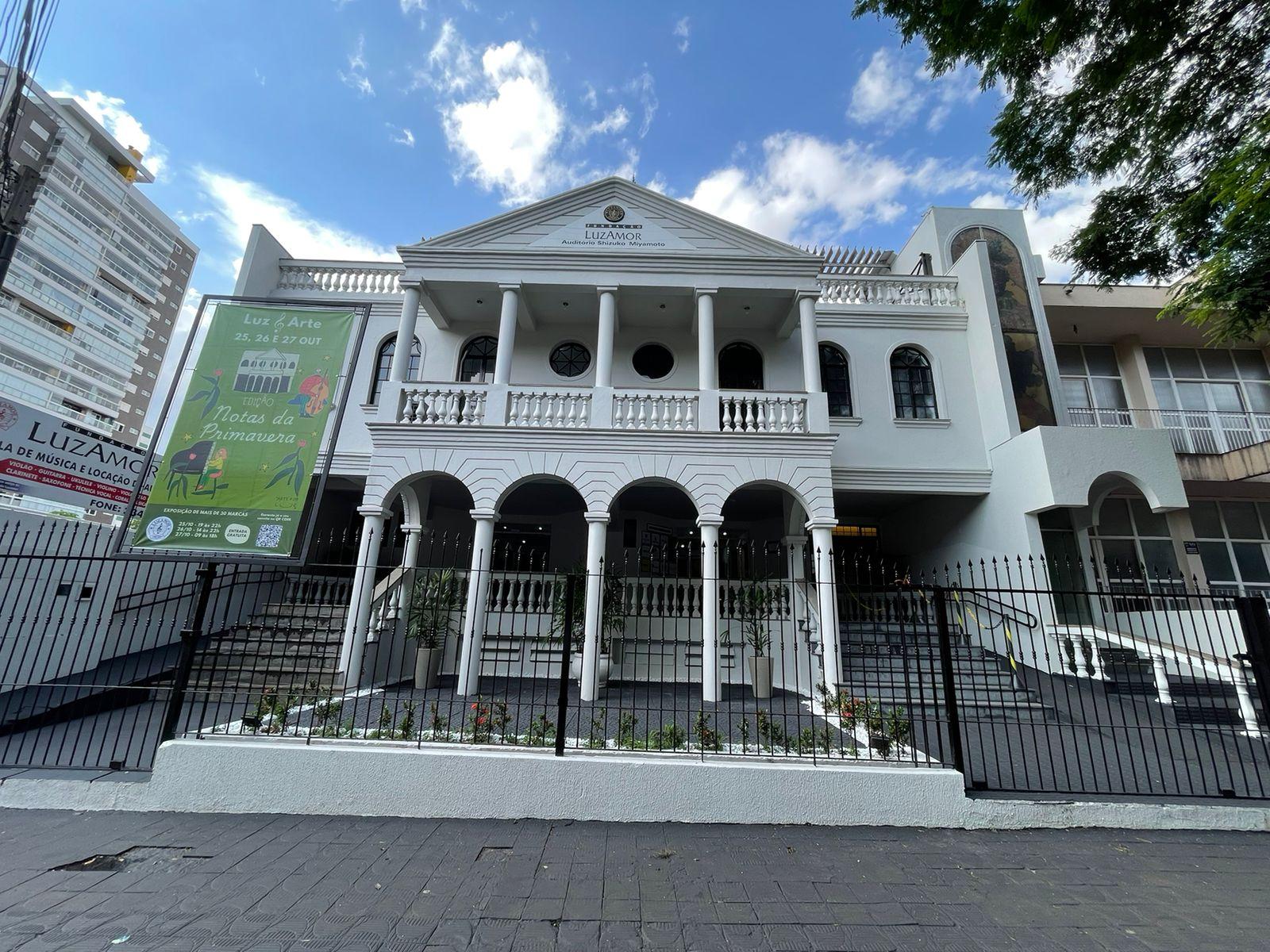 Fundação Luzamor promove exposição de artistas locais