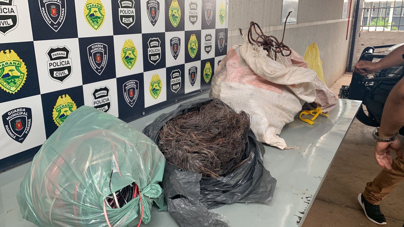 PC cumpre sete mandados de busca e apreensão contra receptadores de fiação furtada