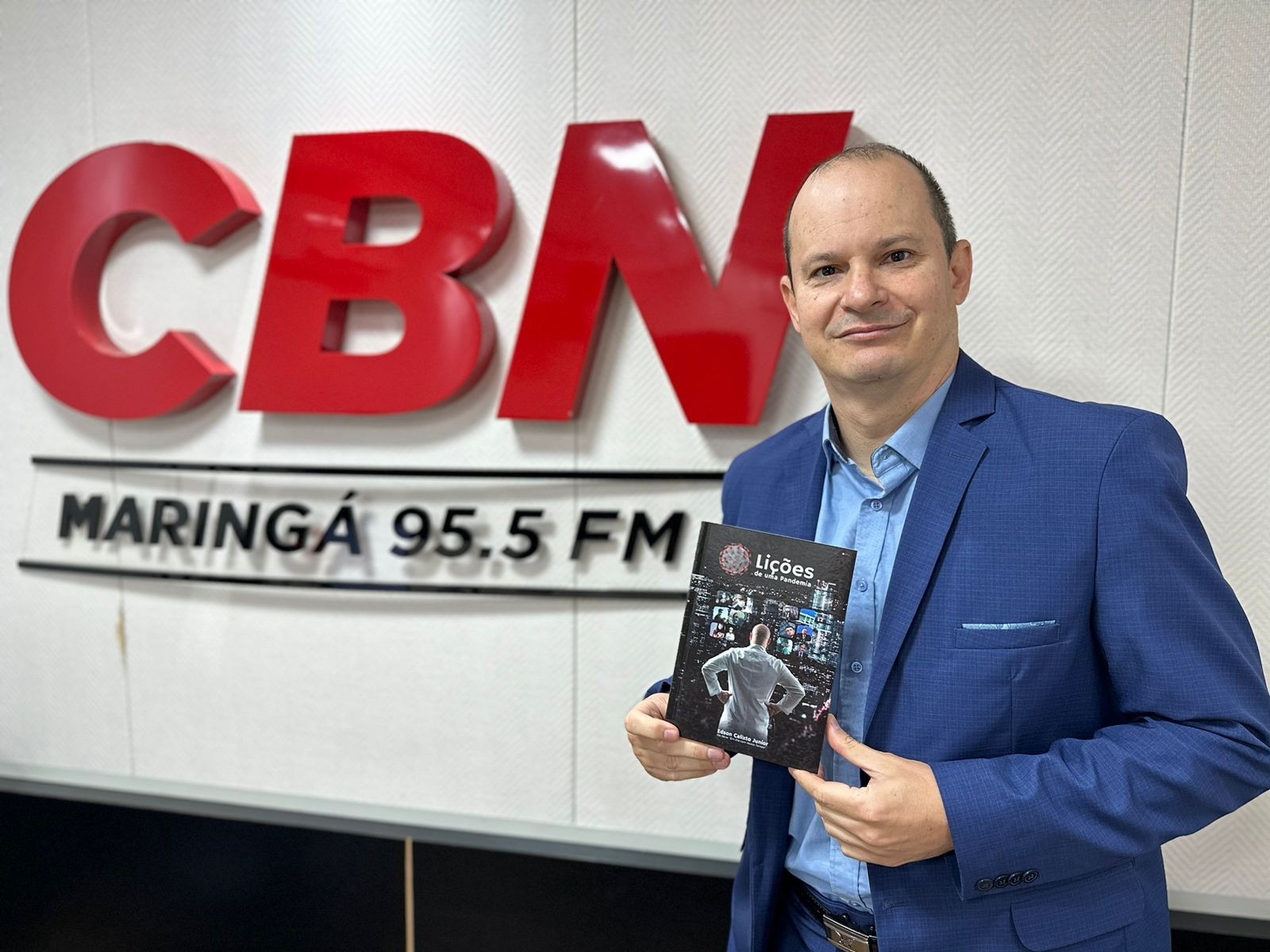 Jornalista lança livro com aprendizados que a Covid-19 deixou