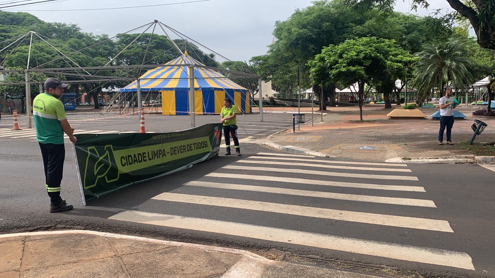 Ação da Semana Lixo Zero distribui lixocar em Maringá