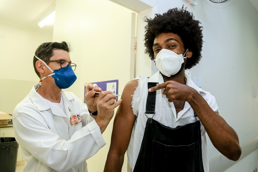 Covid-19 em Maringá: Saiba quem pode se vacinar nessa quarta-feira (6)