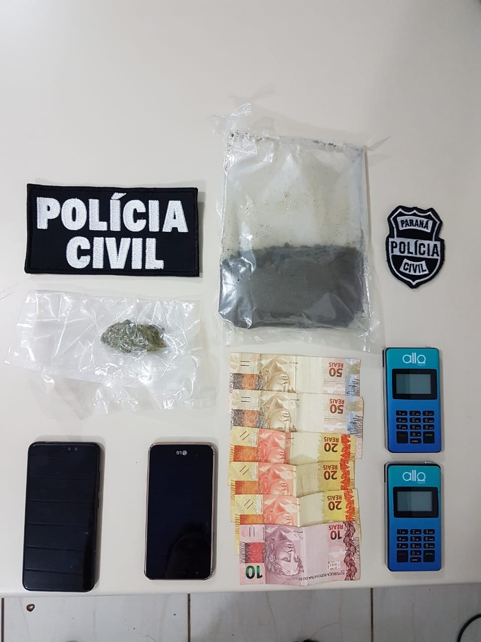 Homem com tornozeleira eletrônica é flagrado recebendo drogas pelos Correios