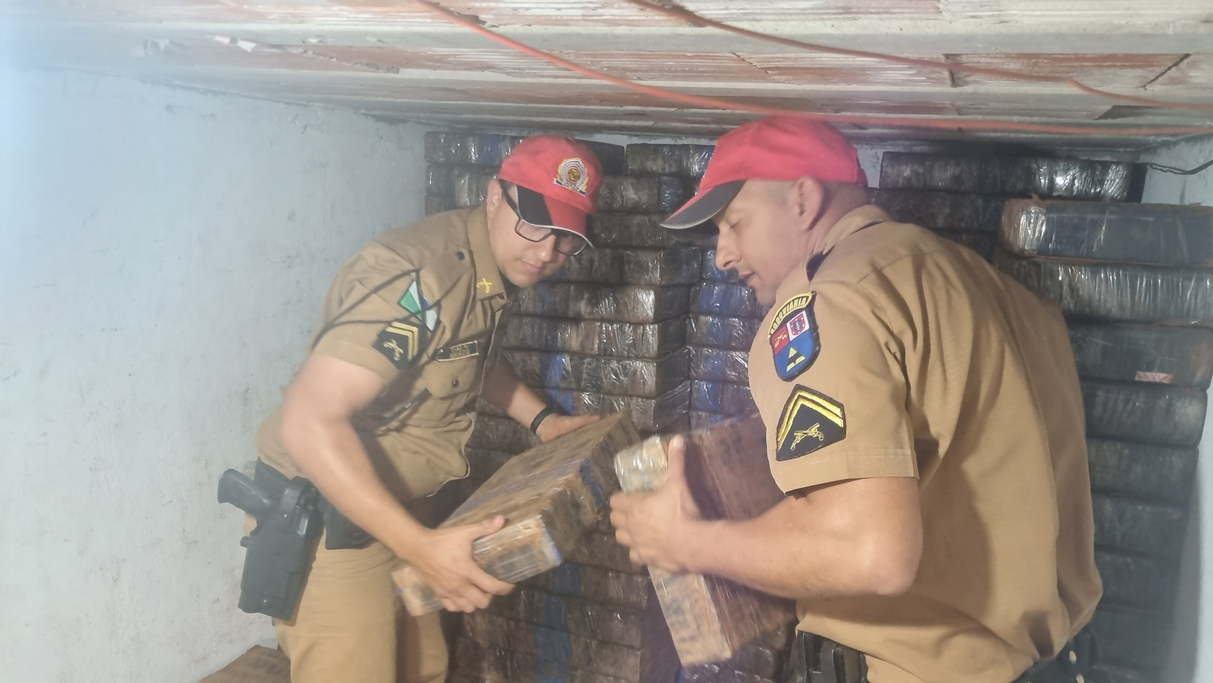 Polícia Rodoviária Estadual descobre galpão onde funcionava uma central de distribuição de drogas
