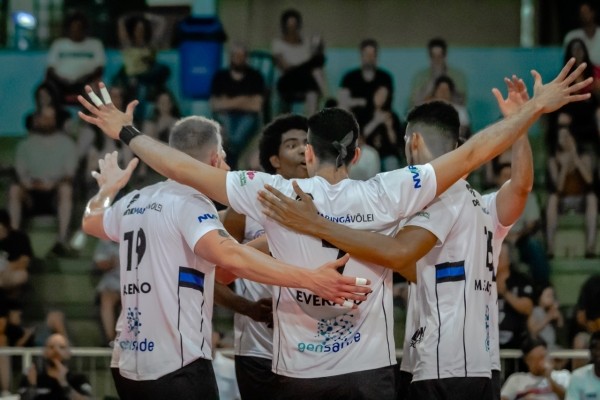 Maringá Vôlei volta a vencer