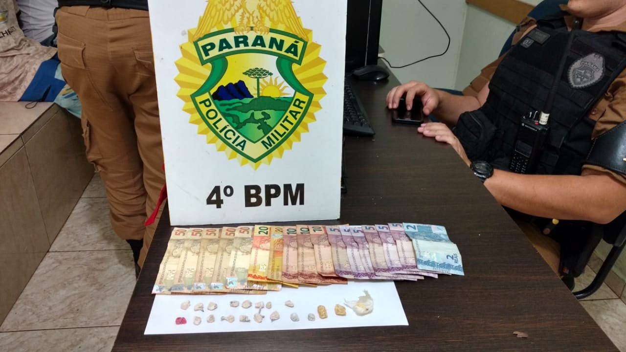 Dupla é presa com quase 20 pedras de crack no conjunto Requião