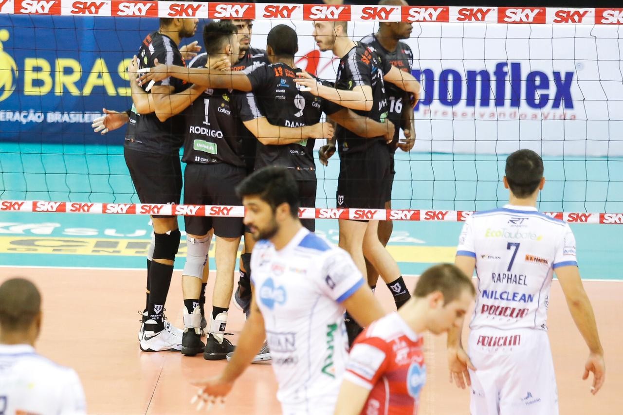 Copel Telecom perde partida, mas garante vaga na Copa Brasil de Vôlei