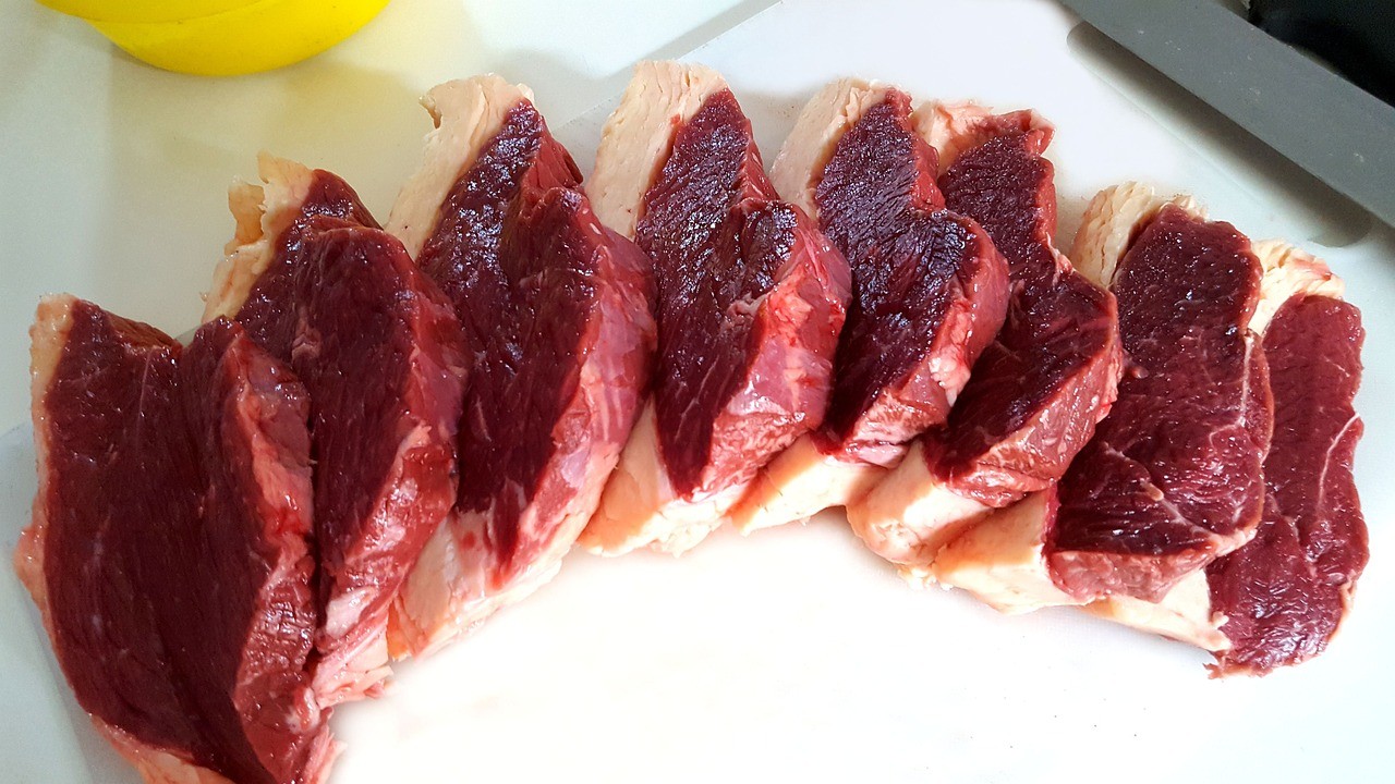 Rapaz é preso após tentar furtar picanha, uísque e refrigerante zero: ‘sou diabético’