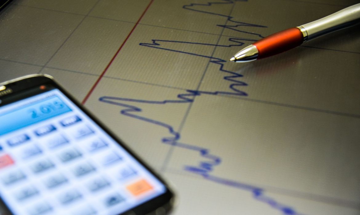 PIB despenca 9,7% no 2º trimestre