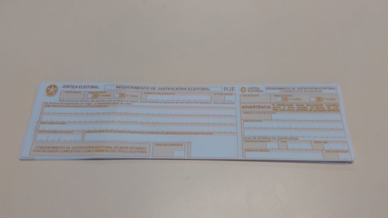 Eleitores acordam cedo para justificar voto