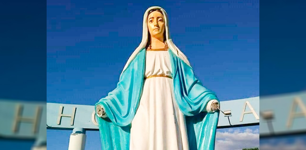 Vândalos cortam mãos de imagem de santa em cidade da região