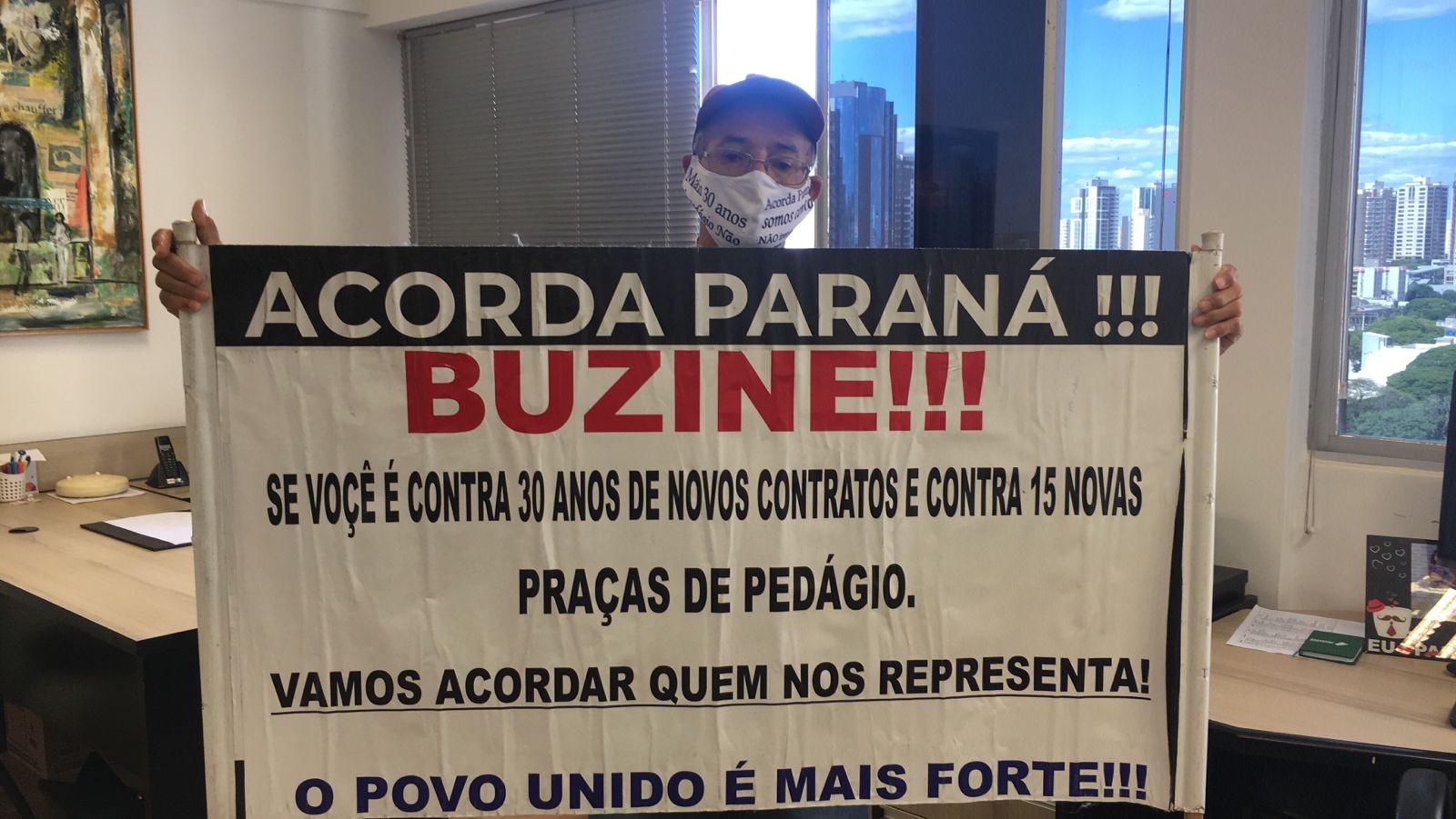 Aposentado faz campanha contra o pedágio há 20 anos