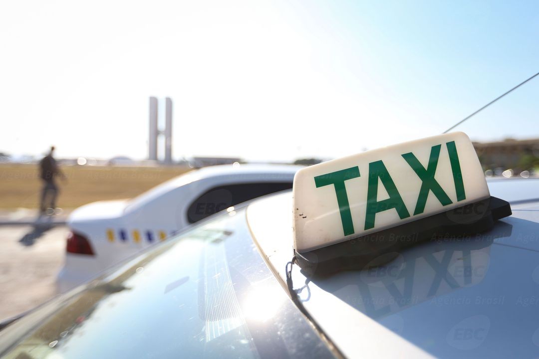 Taxista é agredido durante assalto em Maringá