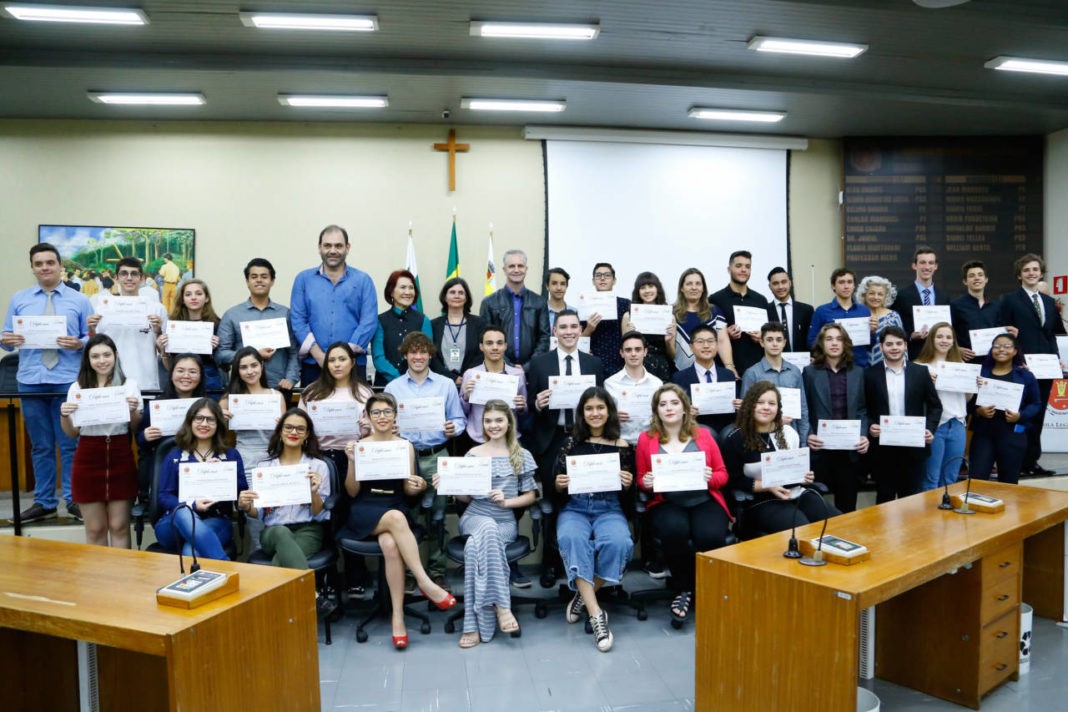 Parlamento Jovem da Câmara de Maringá está com inscrições abertas