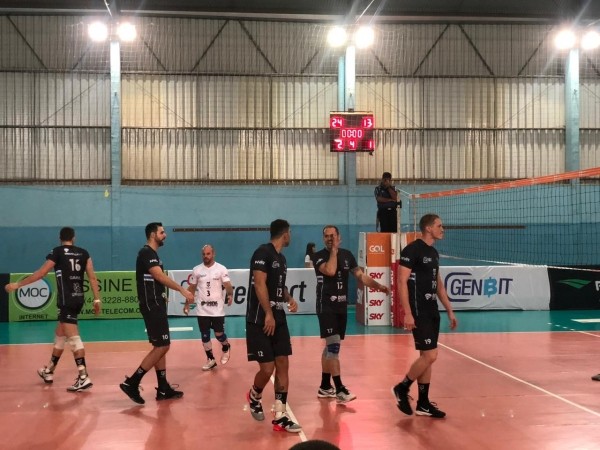 Com Ricardinho em quadra, Denk Maringá Vôlei vence Ponta Grossa