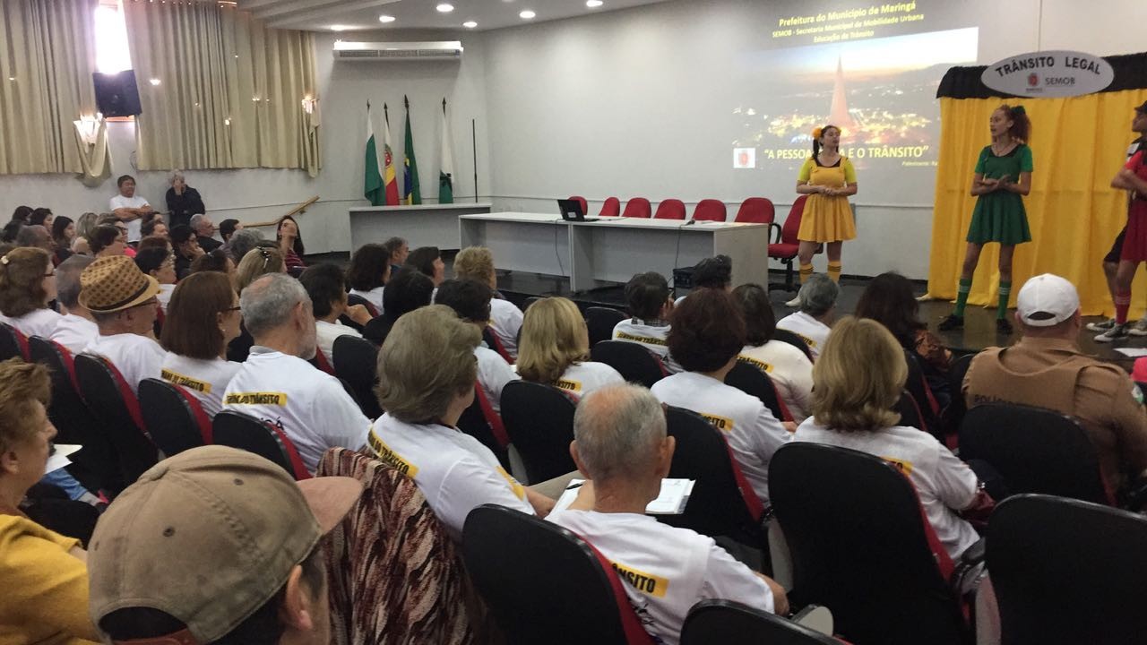 Idosos recebem dicas de segurança