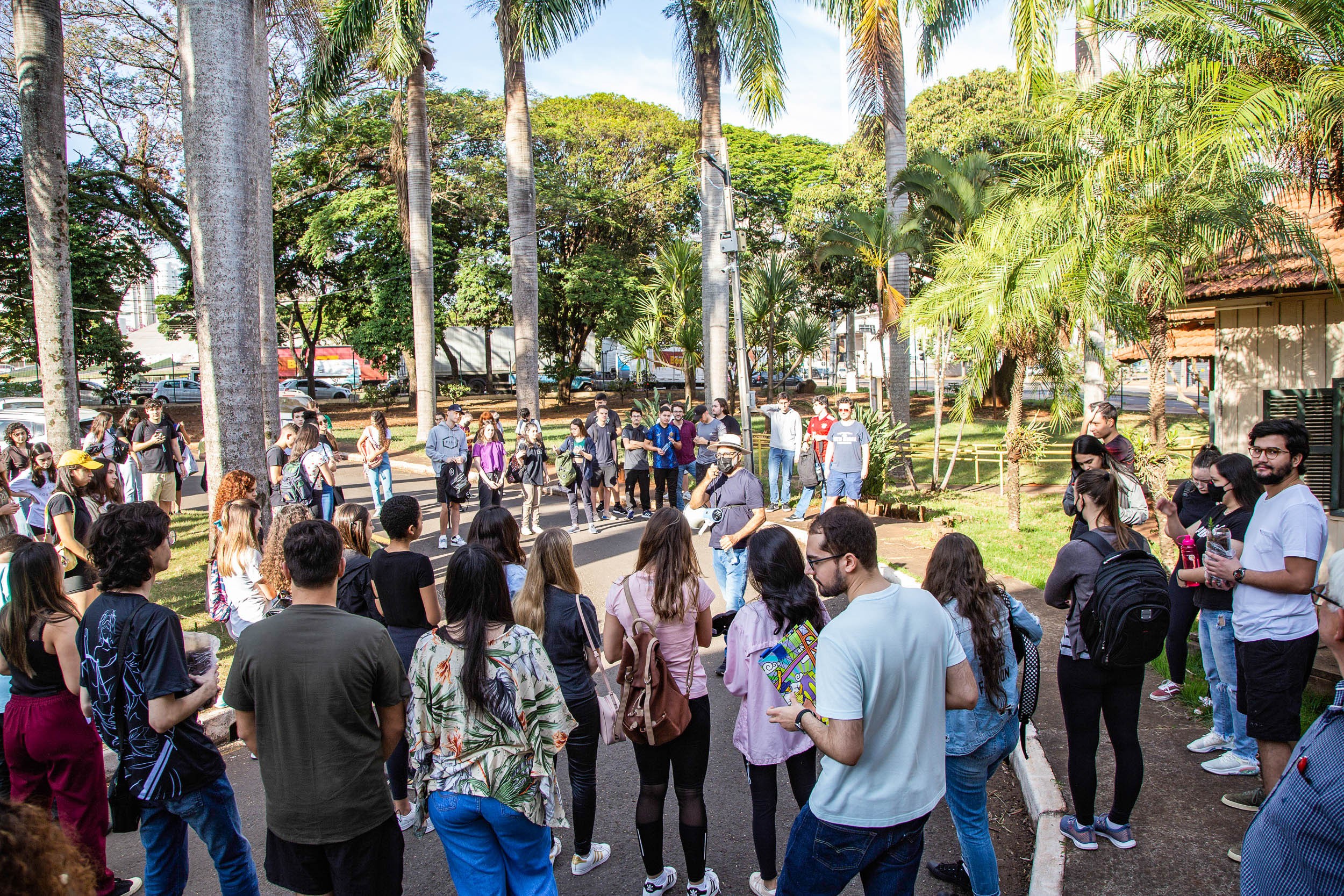 UEM recepciona novos alunos e abre inscrições para vagas remanescentes