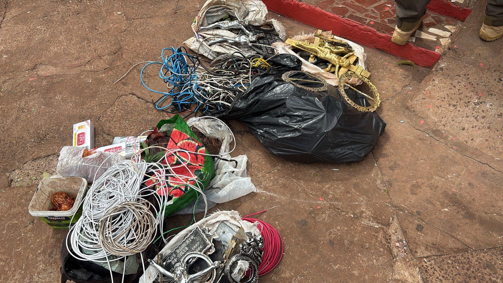 Dono de ferro-velho é detido por receptação de placas furtadas do Cemitério Municipal