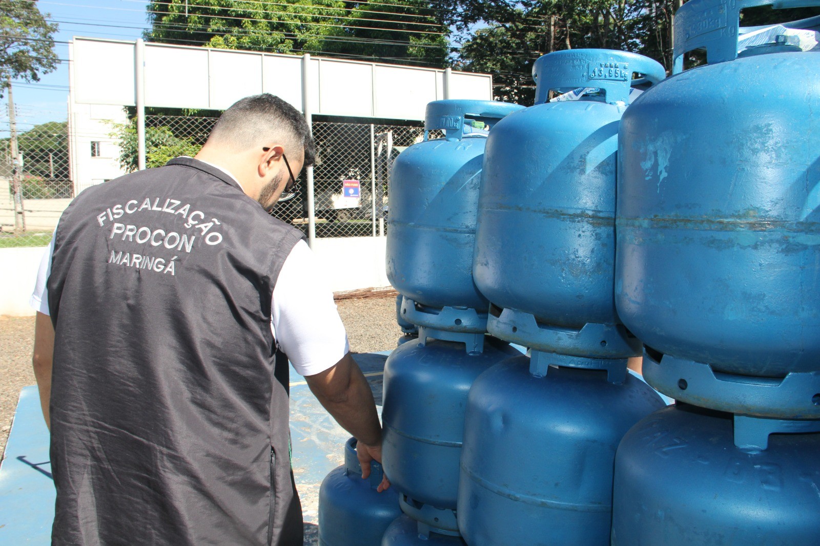 Procon divulga pesquisa do gás de cozinha com preço médio de R$ 101