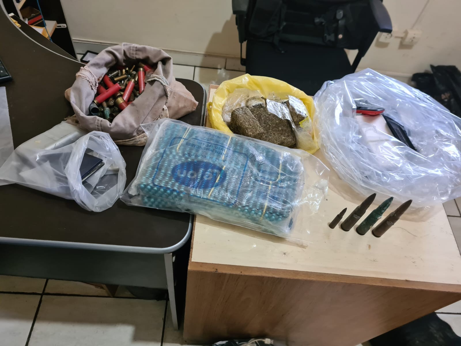 Gaeco de Londrina e Depen cumprem mandados contra guardas prisionais