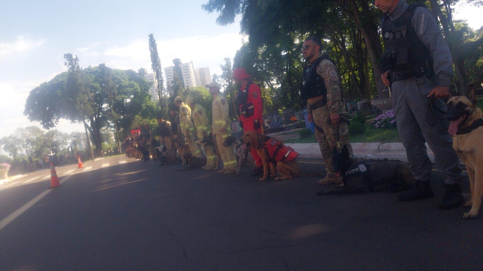 Forças de segurança prestam homenagem a policial rodoviário morto em acidente