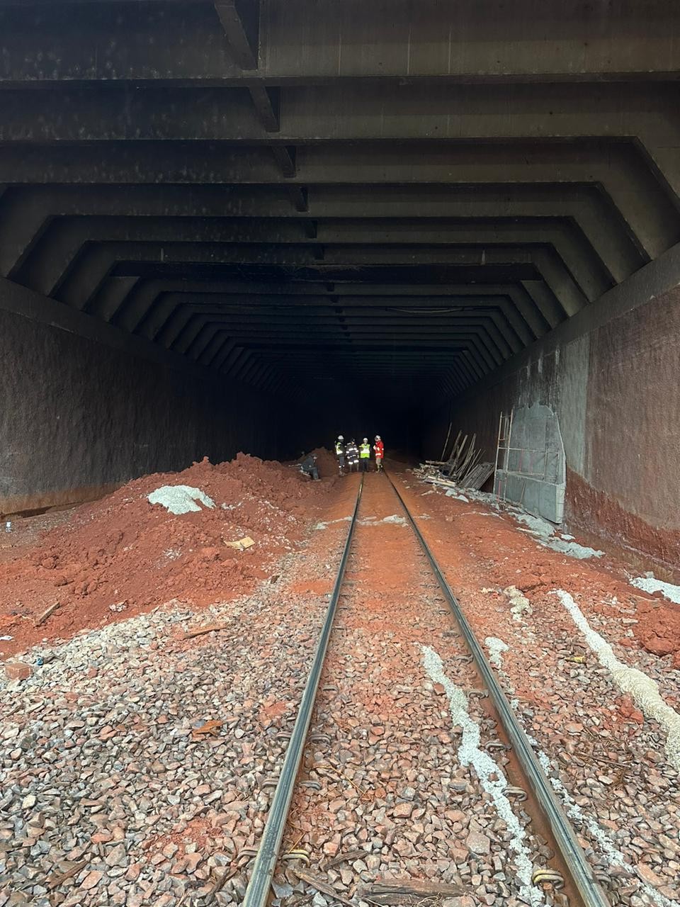 Vereadores percorrem túnel do Novo Centro em visita técnica