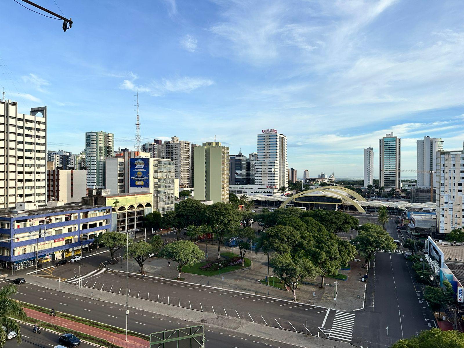 Quinta-feira (19) segue com temperaturas elevadas em Maringá; confira os detalhes da previsão