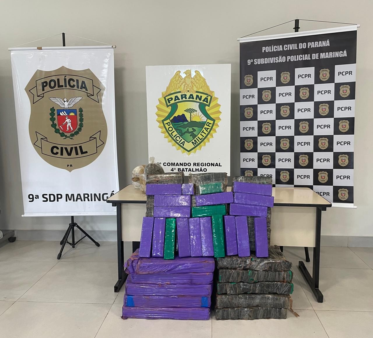 16 pessoas foram presas e quase 130 quilos de drogas apreendidas