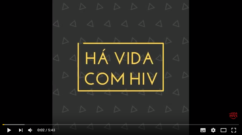 Jovem soropositivo cria canal no Youtube e cartilha para falar sobre HIV