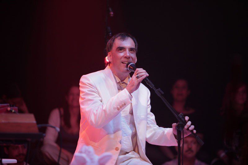 Poesia de Arnaldo Antunes é de qualidade gigantesca