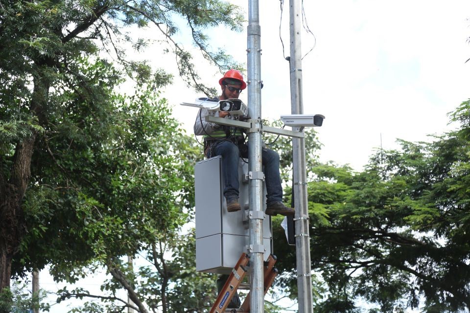 Radares de velocidade começam a funcionar em Maringá