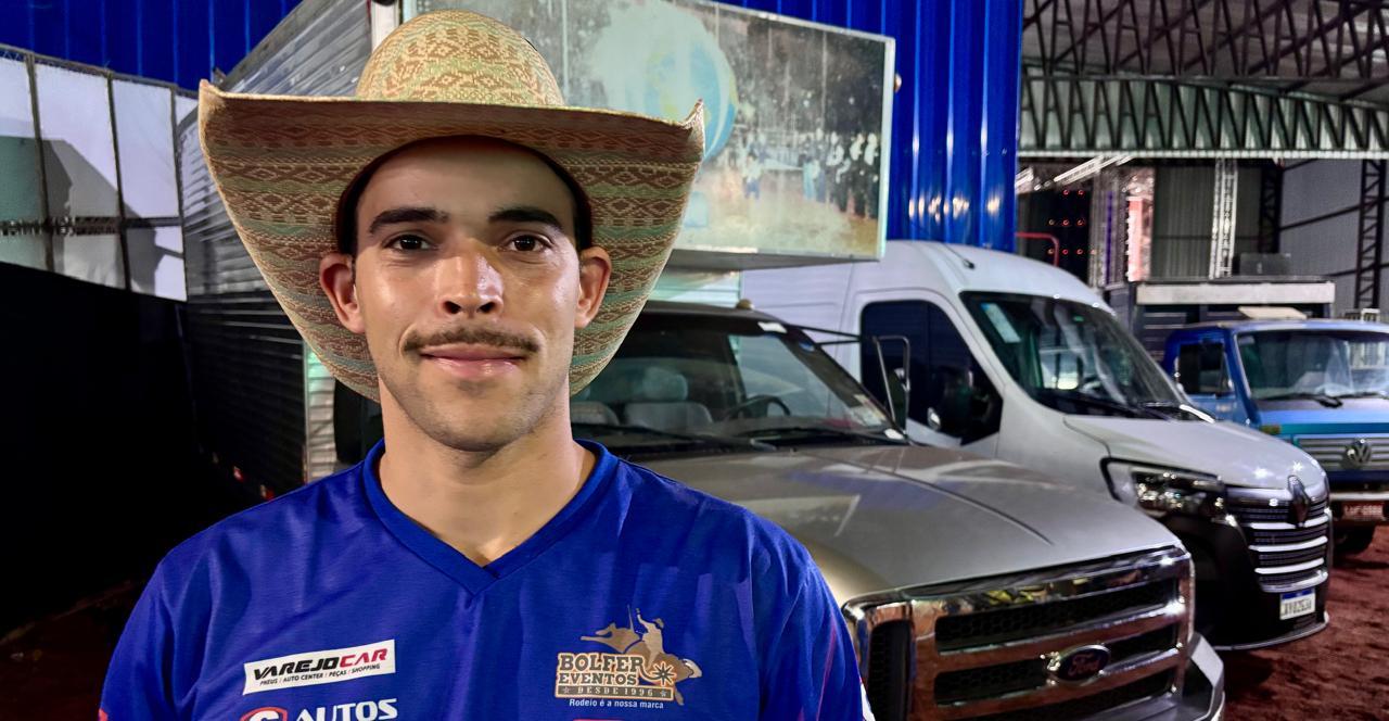 Peão de rodeio, Adbias Barros conta sua trajetória profissional