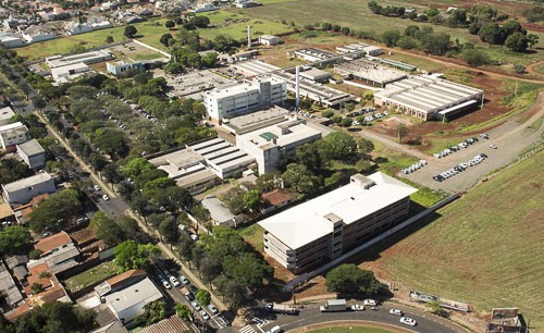 Salários só serão pagos se UEM aderir ao sistema