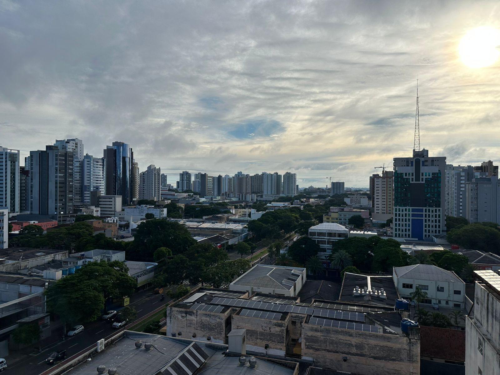 Simepar prevê sol entre nuvens e possibilidade de chuva nesta quinta (15)