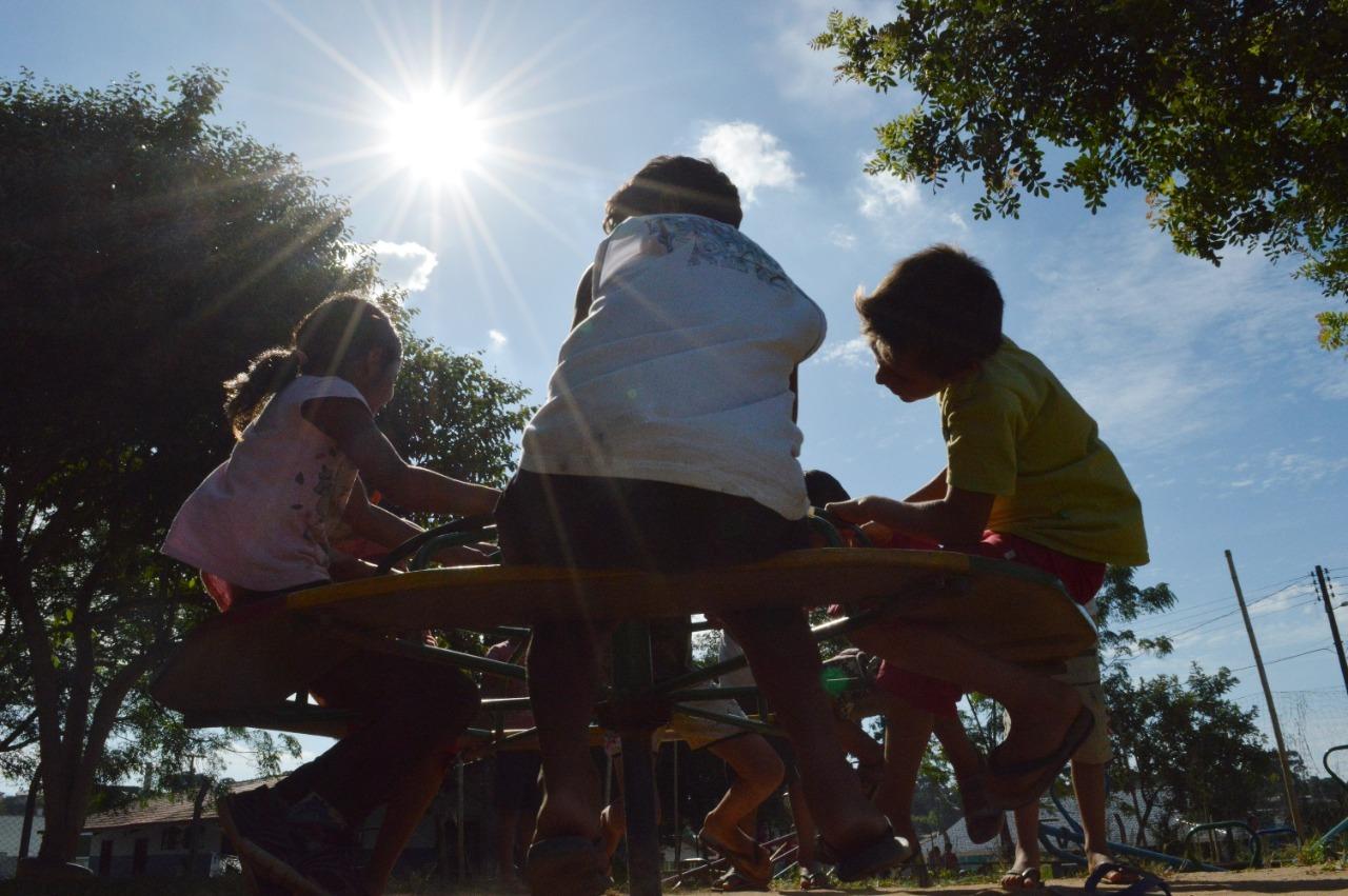 Crianças do abrigo infantil estão acomodadas em duas novas casas