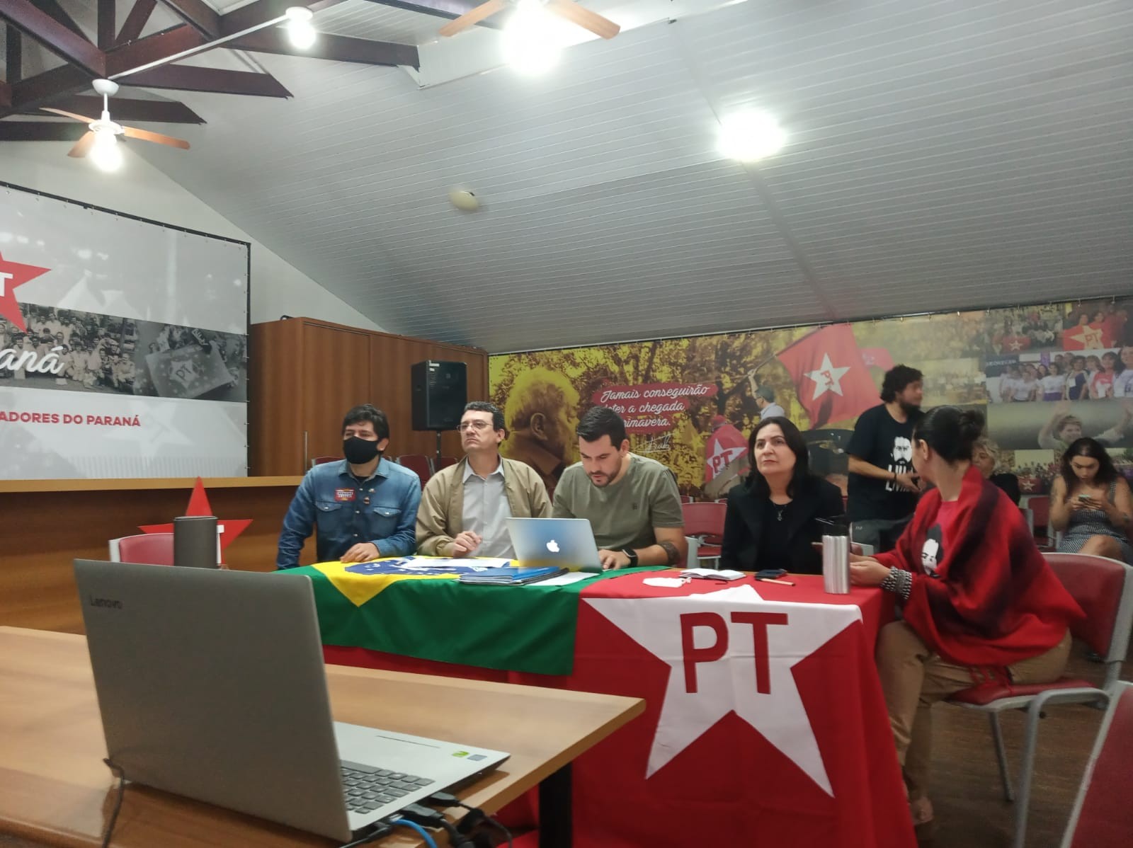 PT indica Requião ao governo do Paraná e Jorge Samek como vice