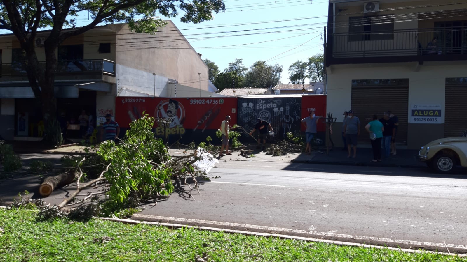 Moradores protestam contra a falta de energia