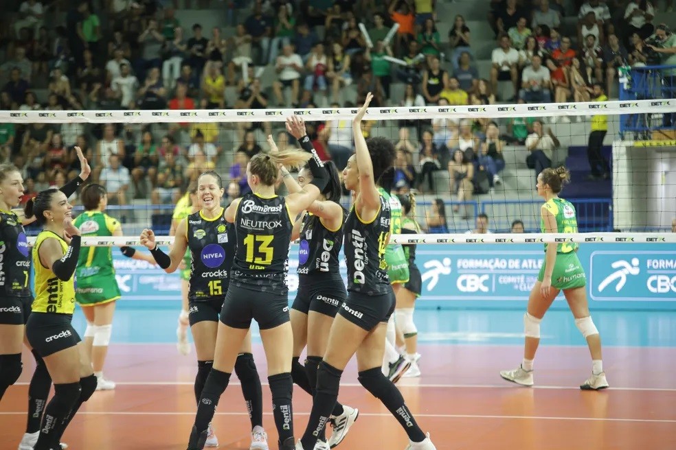 Unilife Maringá é derrotado pelo Praia Clube