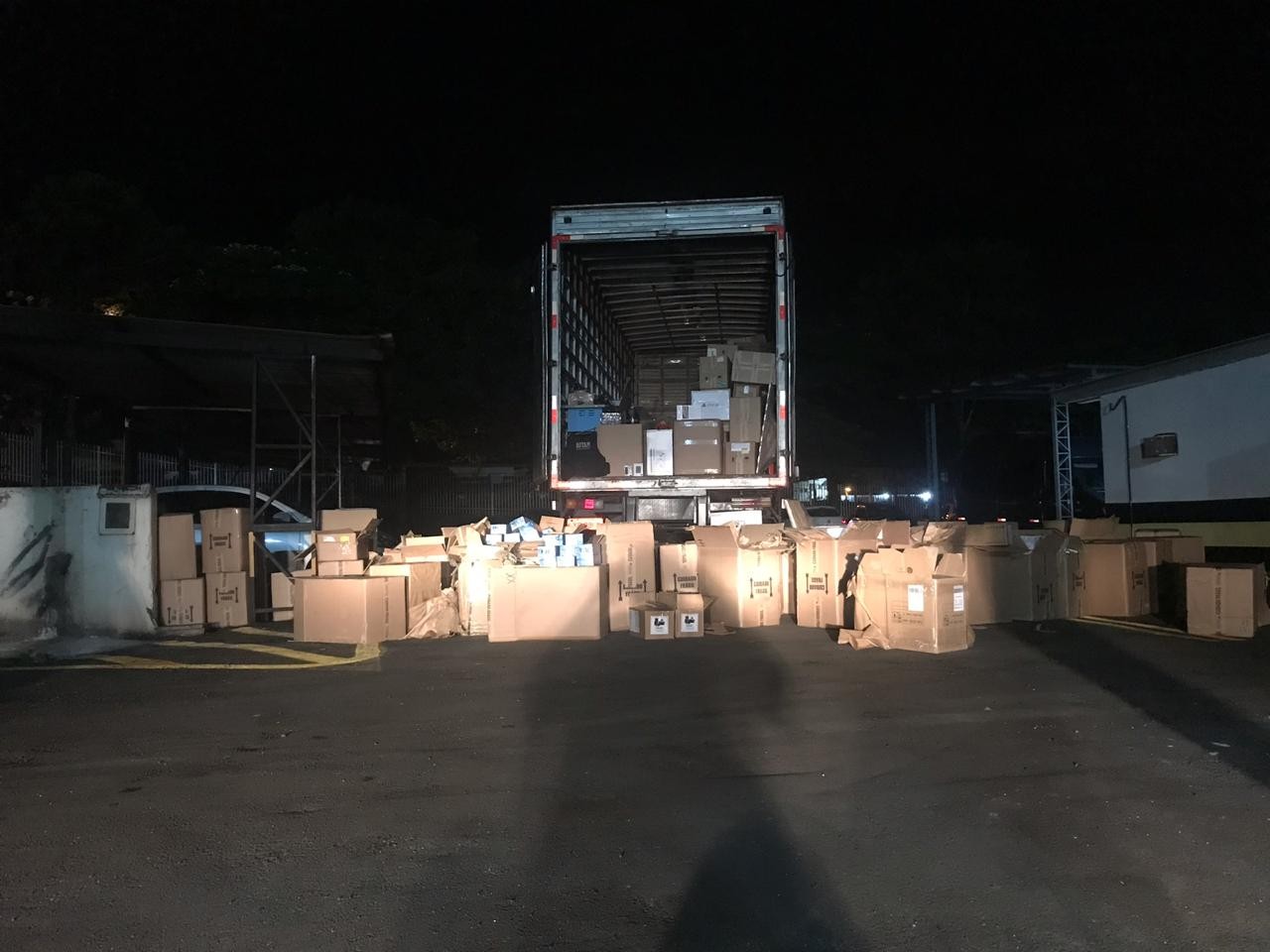 Caminhão carregado de produtos contrabandeados é apreendido na PR-323