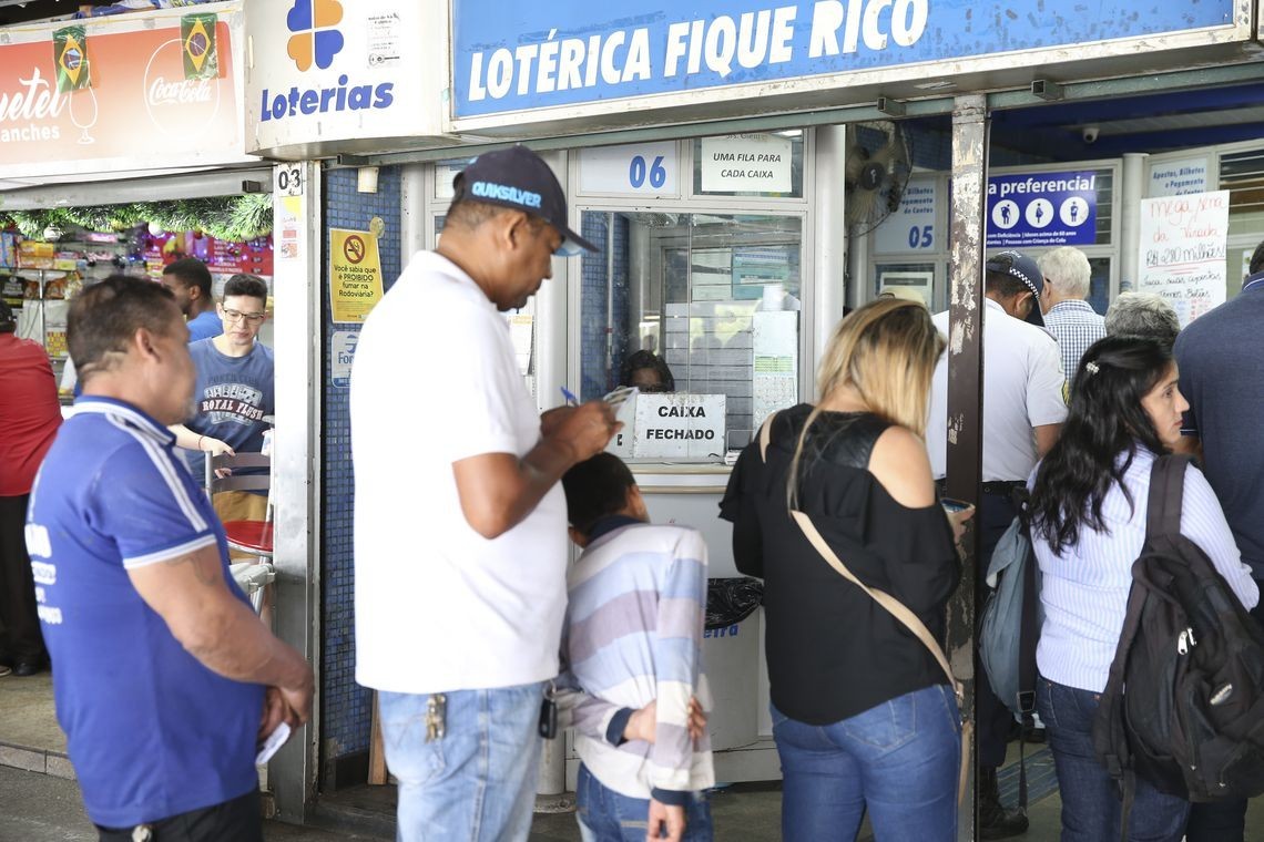 Lei garante atendimento preferencial para quem sofre de fibromialgia