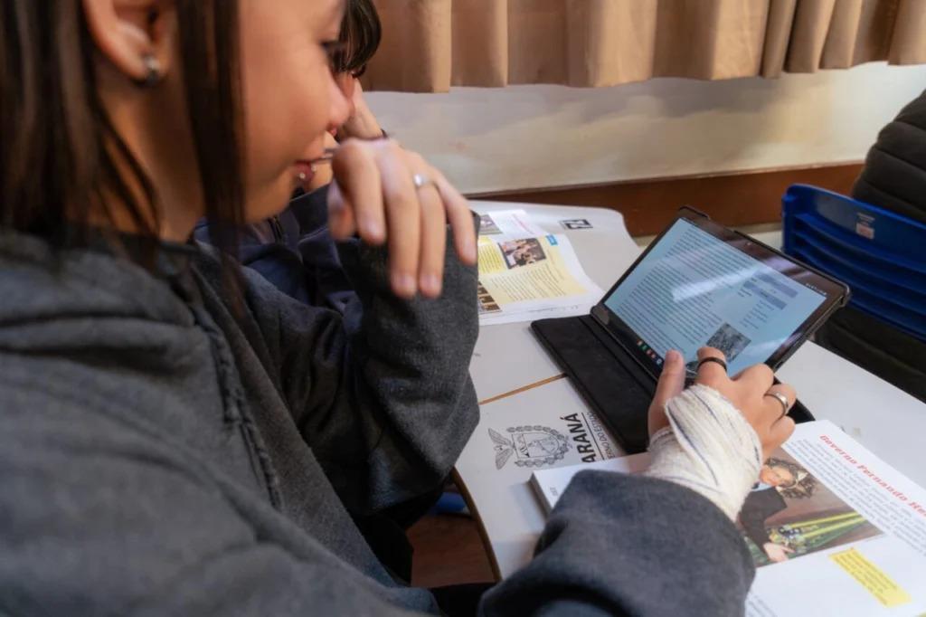 Dois colégios de Maringá passam a ofertar curso técnico de Inteligência Artificial e Dados