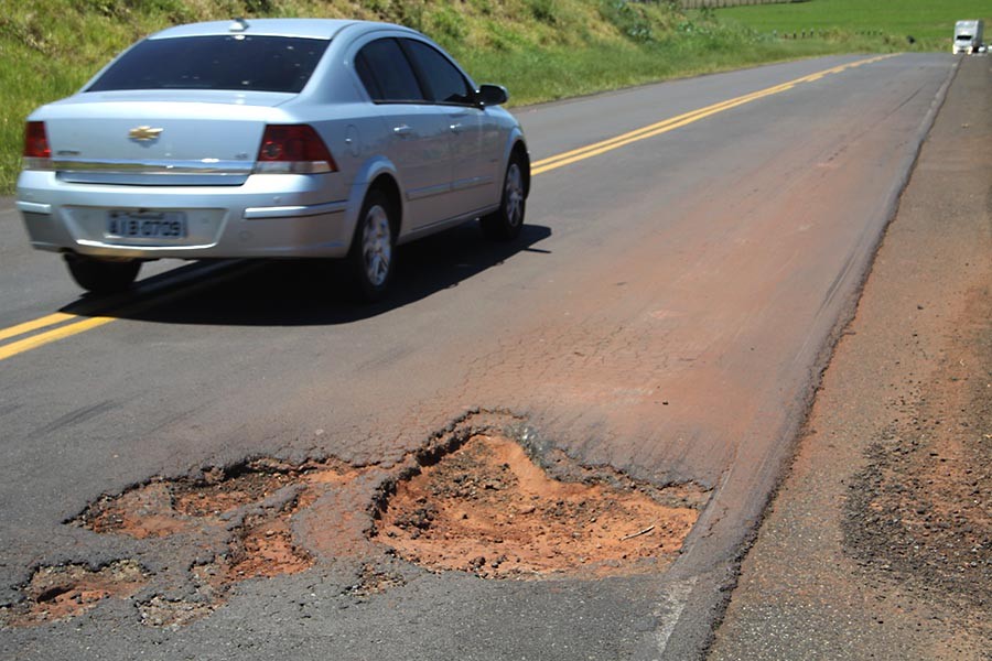 DER reconhece que estradas da região estão sem conservação