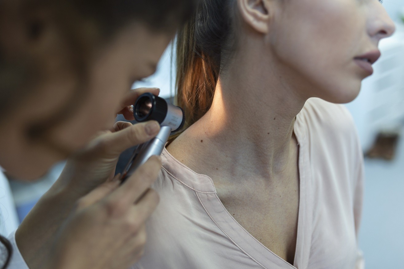 Mutirão de combate ao câncer de pele espera atender 100 pessoas