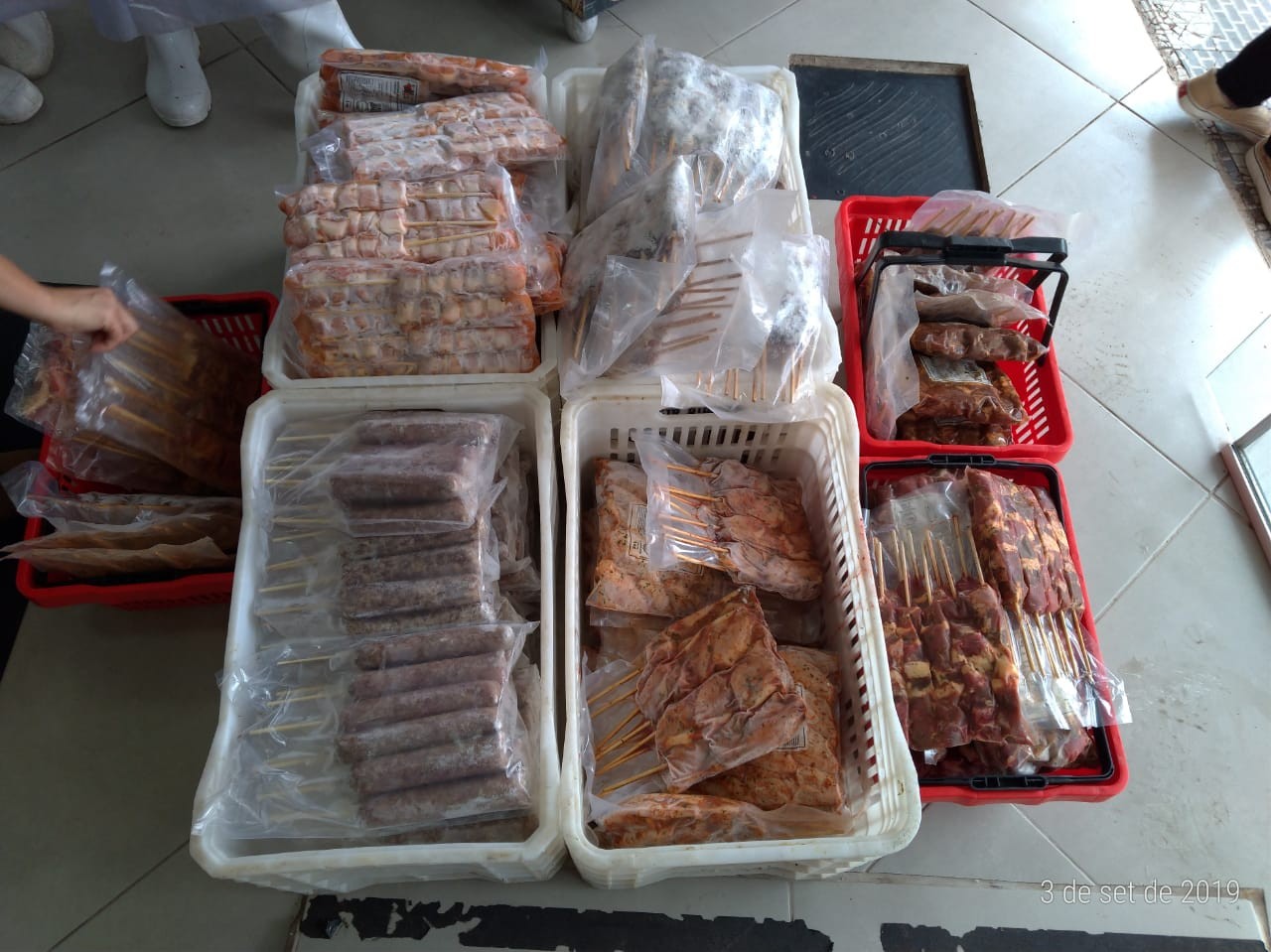 Mais de 100 quilos de carnes impróprias para consumo são descartadas
