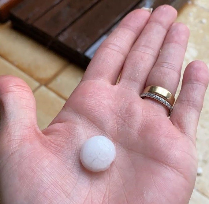 Maringá registra chuva de granizo e rajadas de vento de quase 100 km/h