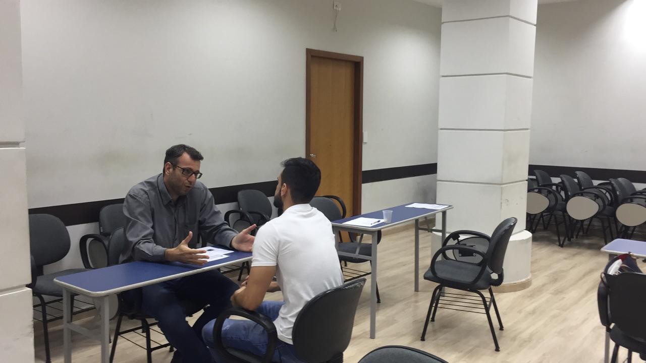 Engenheiros tiram dúvidas da população