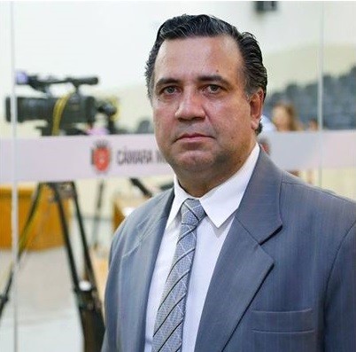 Legislativo faz minuto de silêncio em homenagem ao pastor Elizeu de Carvalho